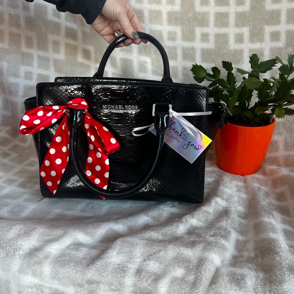 Micheal Kors satchel
